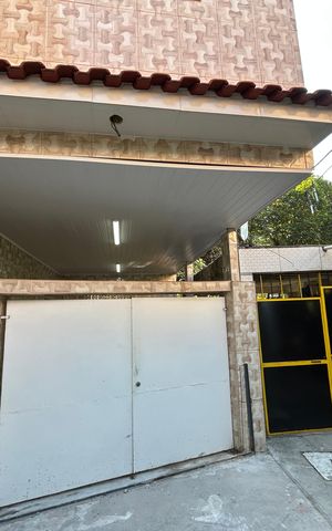 Casa para alugar com 77m², 2 quartos e 1 vagaFachada