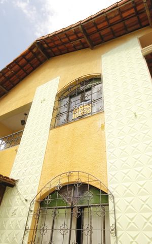 Casa à venda com 252m², 4 quartos e 3 vagasFachada 