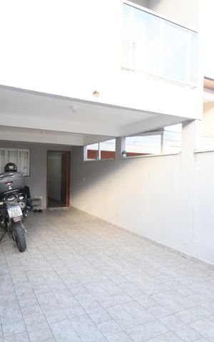 Casa à venda com 125m², 3 quartos e 2 vagasGaragem