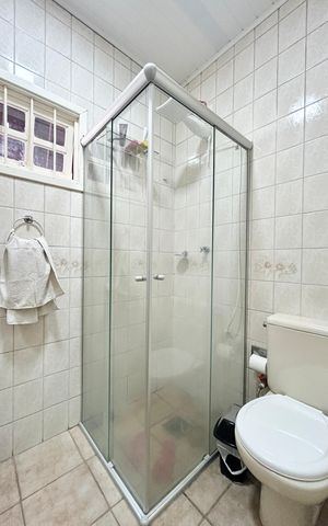 Casa para alugar com 110m², 2 quartos e 1 vaga Casa para alugar com 110m², 2 quartos e 1 vagaBanheiro