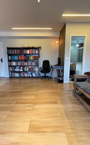 Apartamento à venda com 77m², 1 quarto e 1 vaga Apartamento à venda com 77m², 1 quarto e 1 vagaSala