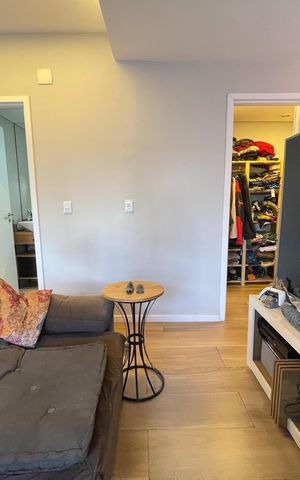 Apartamento à venda com 77m², 1 quarto e 1 vaga Apartamento à venda com 77m², 1 quarto e 1 vagaSala