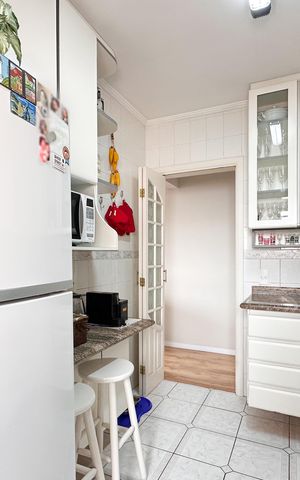 Apartamento à venda com 84m², 3 quartos e 2 vagas Apartamento à venda com 84m², 3 quartos e 2 vagasCozinha