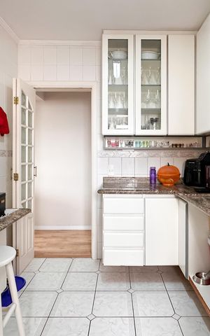 Apartamento à venda com 84m², 3 quartos e 2 vagas Apartamento à venda com 84m², 3 quartos e 2 vagasCozinha