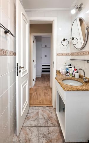 Apartamento à venda com 84m², 3 quartos e 2 vagas Apartamento à venda com 84m², 3 quartos e 2 vagasBanheiro Social