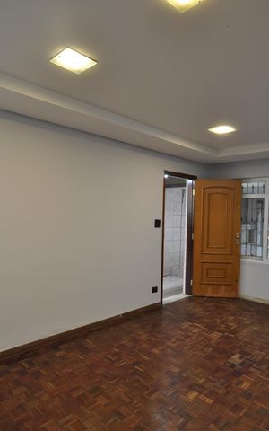 Casa à venda com 217m², 3 quartos e 2 vagasSala
