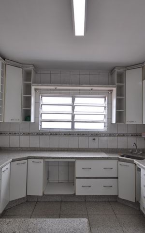 Casa à venda com 217m², 3 quartos e 2 vagasCozinha