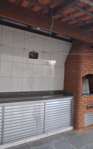 Casa à venda com 217m², 3 quartos e 2 vagasChurrasqueira