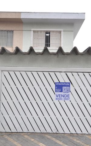Casa à venda com 217m², 3 quartos e 2 vagasFachada