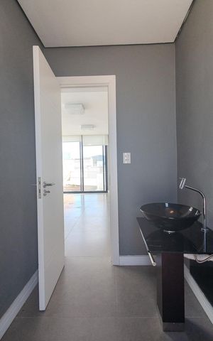 Casa de condomínio à venda com 245m², 3 quartos e 2 vagas Casa de condomínio à venda com 245m², 3 quartos e 2 vagasLavabo 2