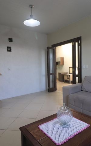 Casa à venda com 140m², 3 quartos e 2 vagasSala