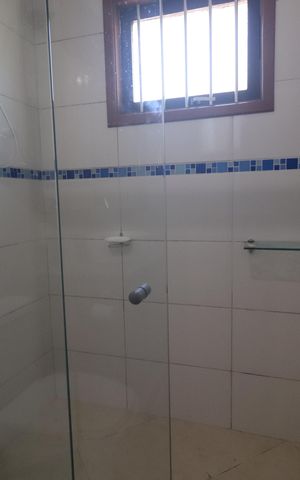 Casa à venda com 140m², 3 quartos e 2 vagasBanheiro