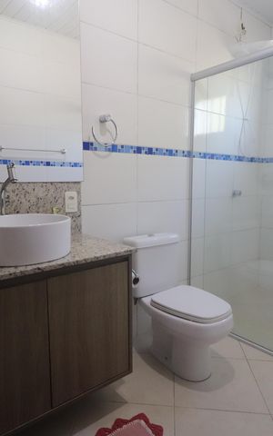 Casa à venda com 140m², 3 quartos e 2 vagasBanheiro