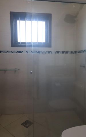 Casa à venda com 140m², 3 quartos e 2 vagasBanheiro