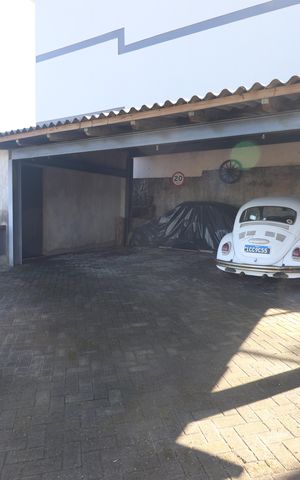 Casa à venda com 140m², 3 quartos e 2 vagasGaragem