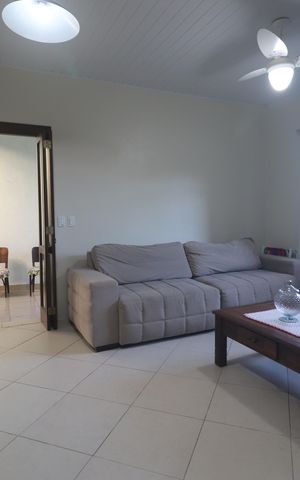 Casa à venda com 140m², 3 quartos e 2 vagasSala