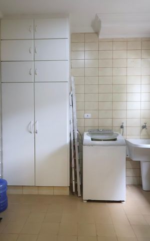 Apartamento para alugar com 220m², 4 quartos e 3 vagas Apartamento para alugar com 220m², 4 quartos e 3 vagasÁrea de Serviço