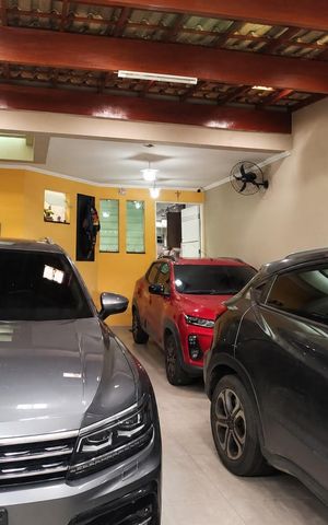Casa à venda com 180m², 3 quartos e 3 vagas