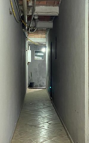 Casa para alugar com 26m², 1 quarto e sem vaga Casa para alugar com 26m², 1 quarto e sem vagaCorredor