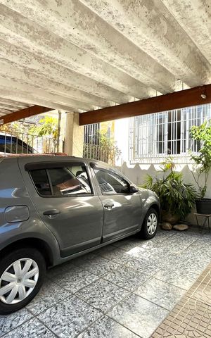 Casa à venda com 180m², 3 quartos e 2 vagas Casa à venda com 180m², 3 quartos e 2 vagasGaragem