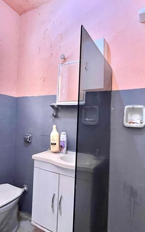 Casa à venda com 180m², 3 quartos e 2 vagas Casa à venda com 180m², 3 quartos e 2 vagasEdícula