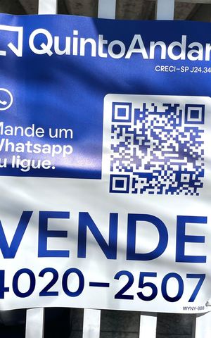 Casa à venda com 180m², 3 quartos e 2 vagas Casa à venda com 180m², 3 quartos e 2 vagasPlaquinha