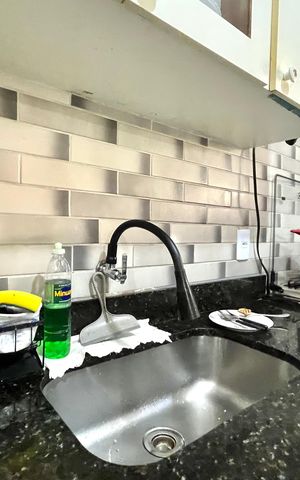 Casa à venda com 180m², 3 quartos e 2 vagas Casa à venda com 180m², 3 quartos e 2 vagasCozinha