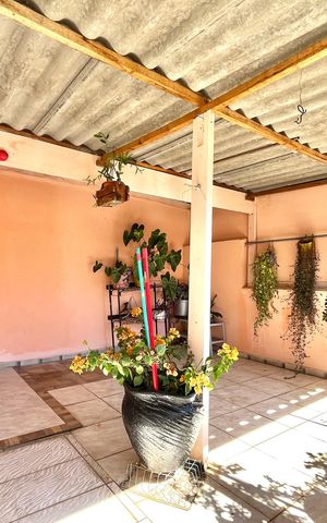 Casa à venda com 180m², 3 quartos e 2 vagas Casa à venda com 180m², 3 quartos e 2 vagasEdícula