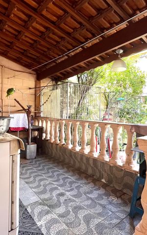 Casa à venda com 180m², 3 quartos e 2 vagas Casa à venda com 180m², 3 quartos e 2 vagasÁrea de Serviço