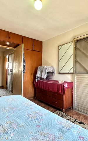 Casa à venda com 180m², 3 quartos e 2 vagas Casa à venda com 180m², 3 quartos e 2 vagasQuarto 1