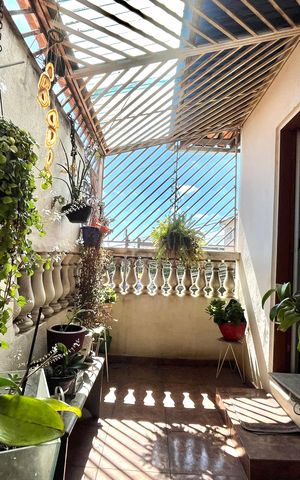 Casa à venda com 180m², 3 quartos e 2 vagas Casa à venda com 180m², 3 quartos e 2 vagasVaranda do Quarto 1