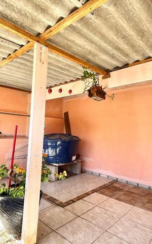Casa à venda com 180m², 3 quartos e 2 vagas Casa à venda com 180m², 3 quartos e 2 vagasFundos