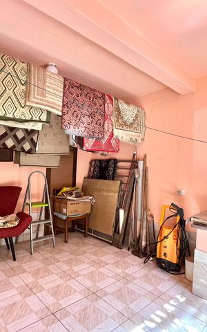 Casa à venda com 180m², 3 quartos e 2 vagas Casa à venda com 180m², 3 quartos e 2 vagasEdícula
