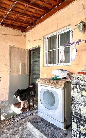 Casa à venda com 180m², 3 quartos e 2 vagas Casa à venda com 180m², 3 quartos e 2 vagasÁrea de Serviço