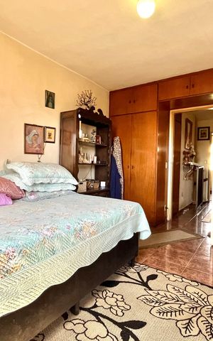 Casa à venda com 180m², 3 quartos e 2 vagas Casa à venda com 180m², 3 quartos e 2 vagasQuarto 1