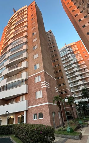 Apartamento para alugar com 91m², 2 quartos e 2 vagasFachada