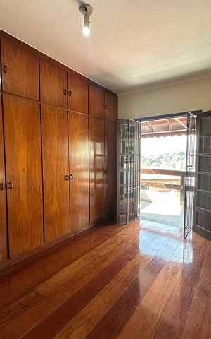 Casa à venda com 240m², 3 quartos e 1 vaga Casa à venda com 240m², 3 quartos e 1 vagaSuíte