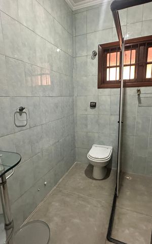 Casa à venda com 240m², 3 quartos e 1 vaga Casa à venda com 240m², 3 quartos e 1 vagaBanheiro Social