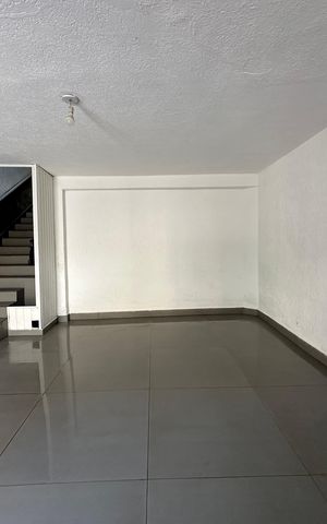 Casa à venda com 240m², 3 quartos e 1 vaga Casa à venda com 240m², 3 quartos e 1 vagaGaragem