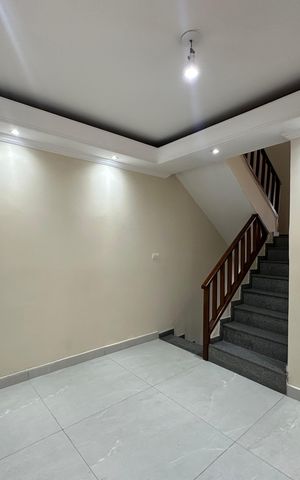 Casa à venda com 240m², 3 quartos e 1 vaga Casa à venda com 240m², 3 quartos e 1 vagaSala de Jantar