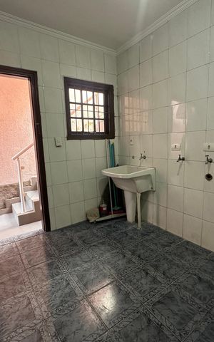 Casa à venda com 240m², 3 quartos e 1 vaga Casa à venda com 240m², 3 quartos e 1 vagaÁrea de Serviço