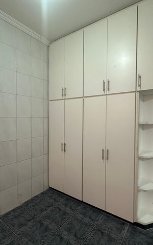 Casa à venda com 240m², 3 quartos e 1 vaga Casa à venda com 240m², 3 quartos e 1 vagaÁrea de Serviço