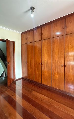 Casa à venda com 240m², 3 quartos e 1 vaga Casa à venda com 240m², 3 quartos e 1 vagaSuíte