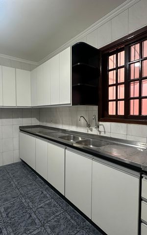 Casa à venda com 240m², 3 quartos e 1 vaga Casa à venda com 240m², 3 quartos e 1 vagaCozinha