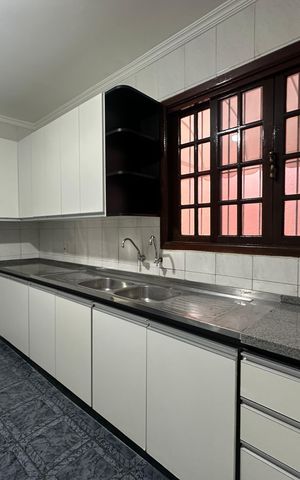 Casa à venda com 240m², 3 quartos e 1 vaga Casa à venda com 240m², 3 quartos e 1 vagaCozinha