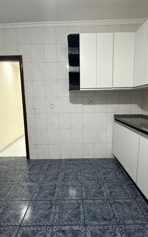 Casa à venda com 240m², 3 quartos e 1 vaga Casa à venda com 240m², 3 quartos e 1 vagaCozinha