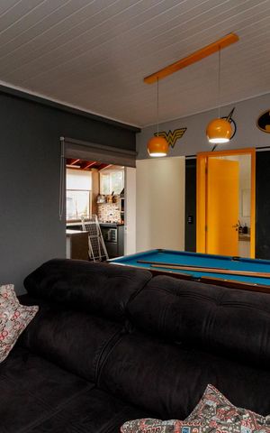 Casa de condomínio à venda com 144m², 3 quartos e 2 vagas Casa de condomínio à venda com 144m², 3 quartos e 2 vagasSala