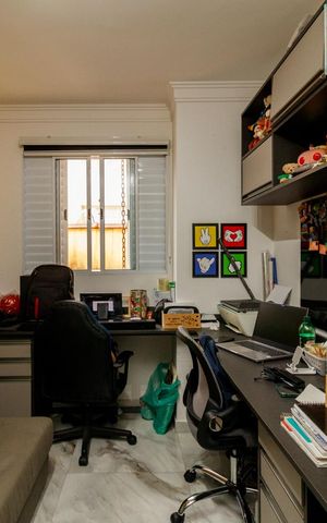 Casa de condomínio à venda com 144m², 3 quartos e 2 vagas Casa de condomínio à venda com 144m², 3 quartos e 2 vagasQuarto