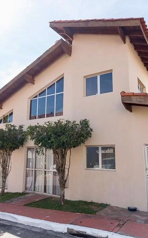 Casa de condomínio à venda com 250m², 4 quartos e 2 vagas Casa de condomínio à venda com 250m², 4 quartos e 2 vagasÁrea Comum - Salão de Festas