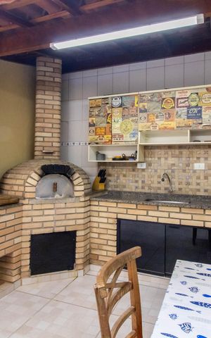 Casa de condomínio à venda com 250m², 4 quartos e 2 vagas Casa de condomínio à venda com 250m², 4 quartos e 2 vagasEspaço Gourmet